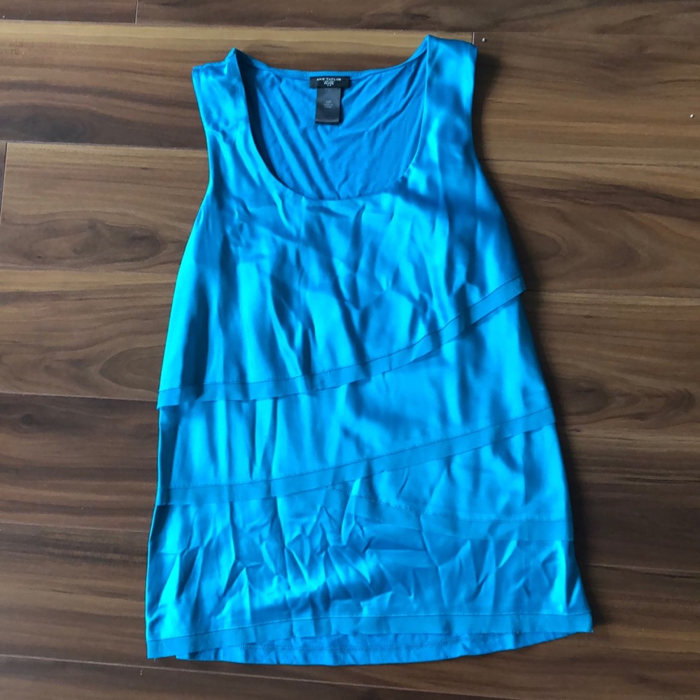 Teal sleeveless shirt